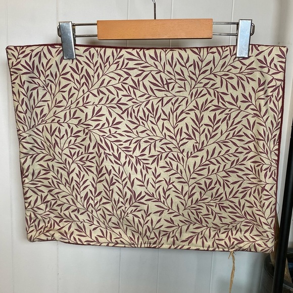 NWT Hines of Oxford Tapestry Lily Leaves Wine Pillow Cover England Loom-Woven - Picture 2 of 10